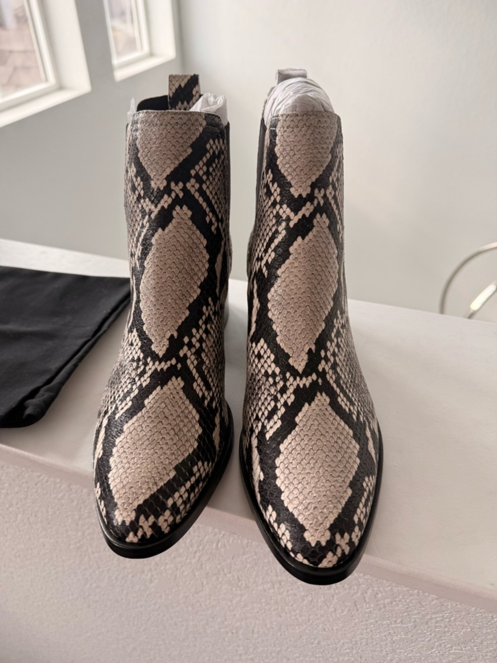 NWT Rag & Bone - Walker boot, size 36.5 (US6.5), in black/white